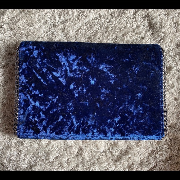 Chelsea 28 Blue Velvet Clutch - Picture 1 of 2